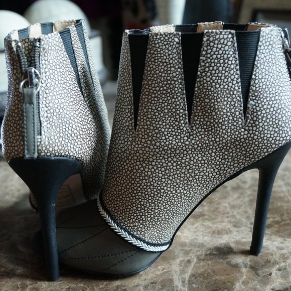 GX by Gwen Stefani Fumiko Army Green Bootie Sz 8 - Picture 8 of 14